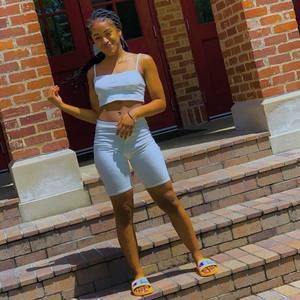 Meet your Posher, Tabia